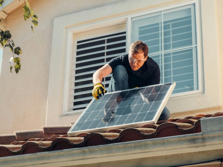 Anfrage Photovoltaikanlagen auf Dächern und Freiflächen kreiseigener Liegenschaften